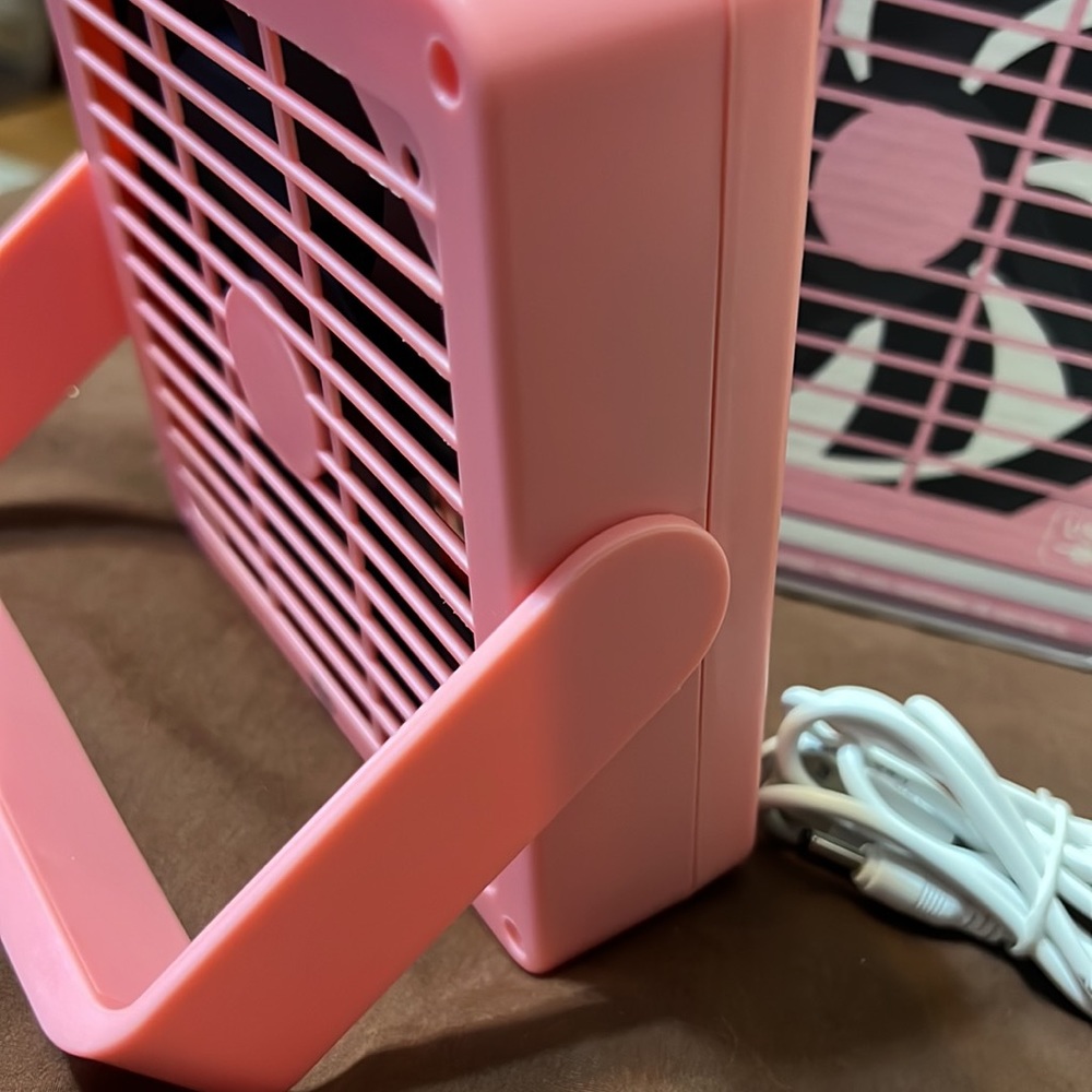 USB Pink Little Desktop Fan - Computer Table - BRAND NEW! - Picture 4 of 6